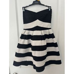 B. Darlin Dress dololl style, striped, Black and White, ziper size 5/6